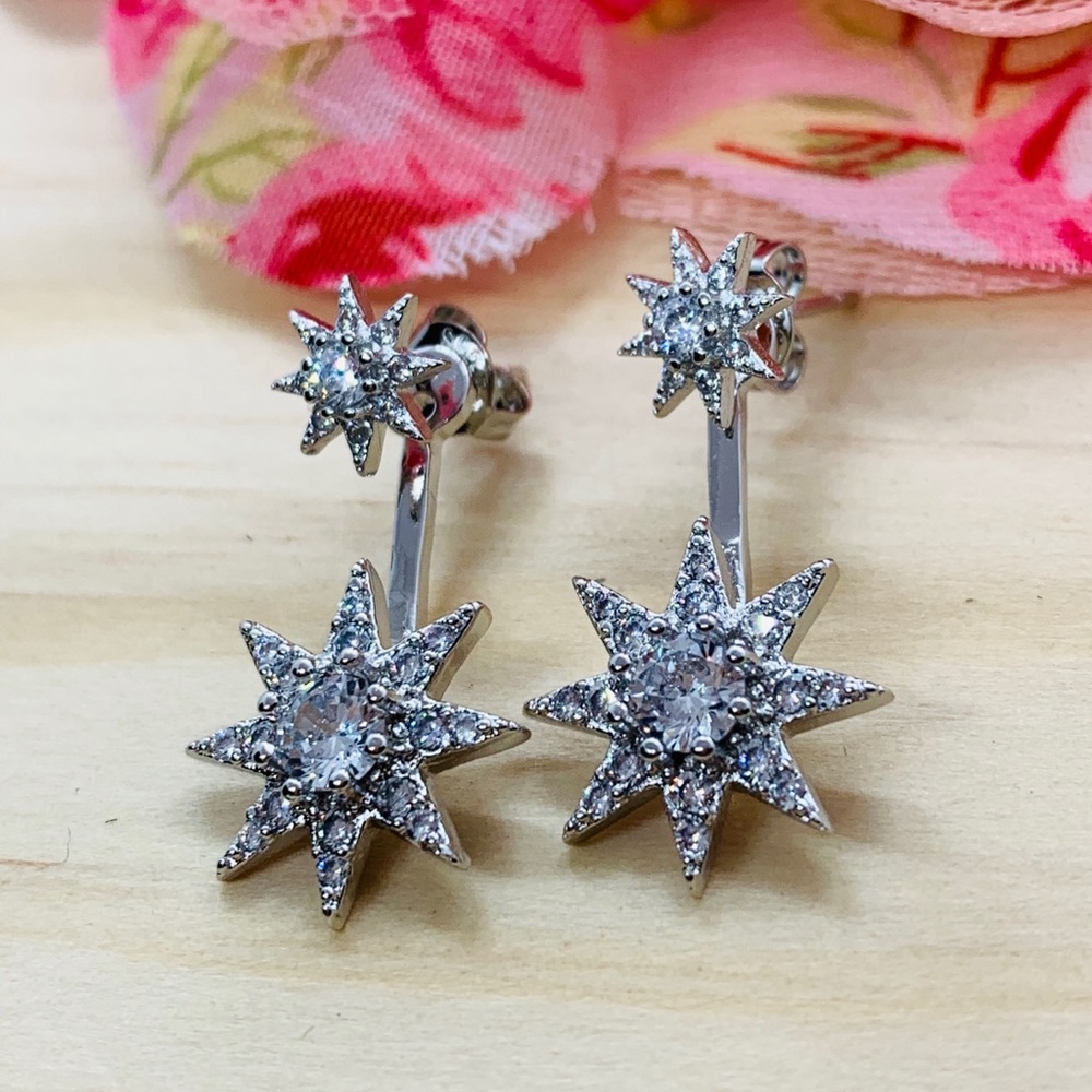 Sterling Silver 925 CZ Star 🌟 Stud Earrings - Picture 3 of 4